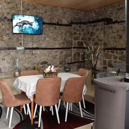 Casa de Férias Ferma E Gomaricave Orenje,librazhd-gomarica Farm Orenje,librazhd *